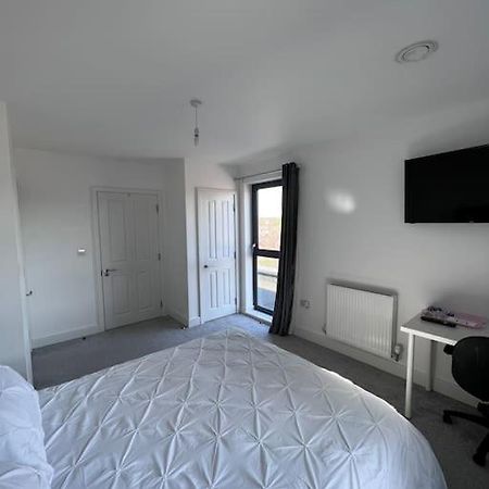 Canterbury Penthouse: Huge 2 Bed Ensuite + Balcony 외부 사진